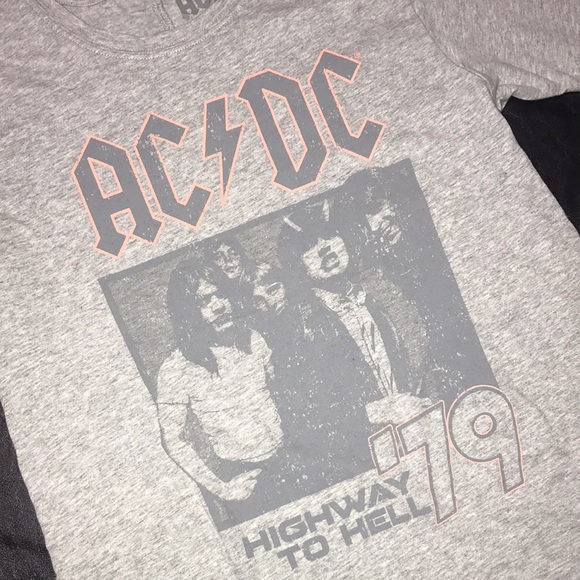 NWT AC/DC graphic tee - Picture 2 of 4
